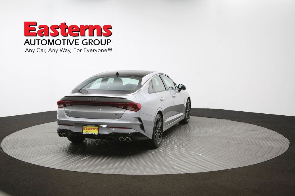 Vehicle image 16 of 65
