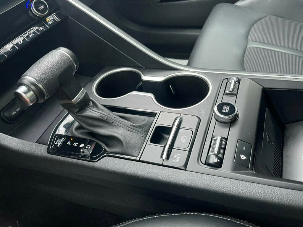 Vehicle image 12 of 14