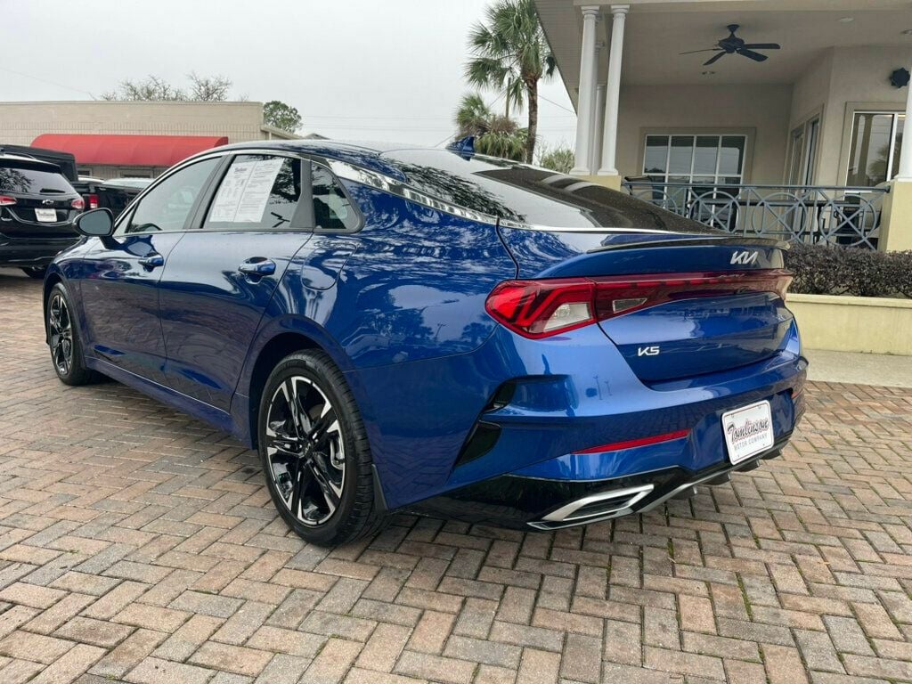Vehicle image 4 of 14