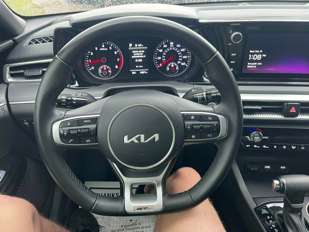 Vehicle image 11 of 14