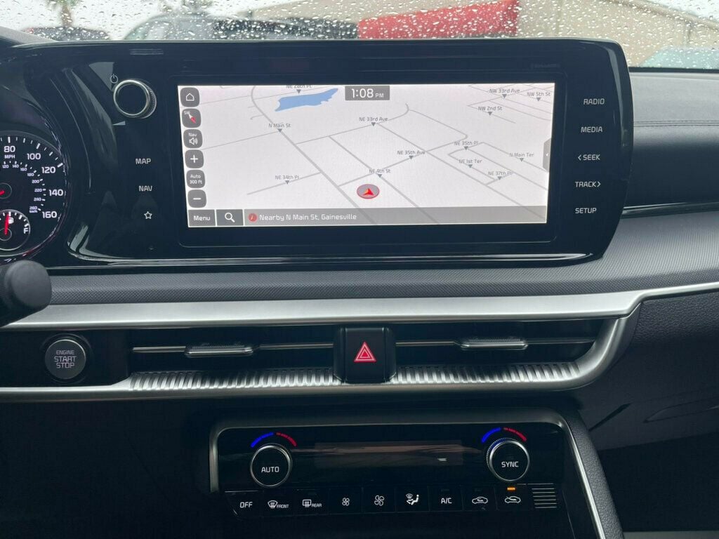 Vehicle image 13 of 14