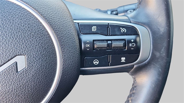 2024 Kia K5 GT-Line Image 33 of 41