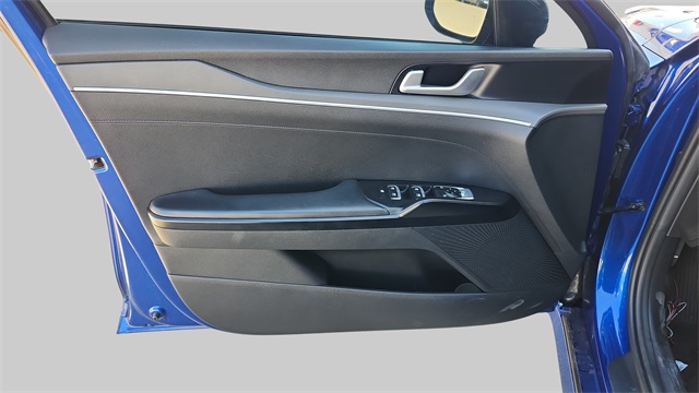 2024 Kia K5 GT-Line Image 26 of 41