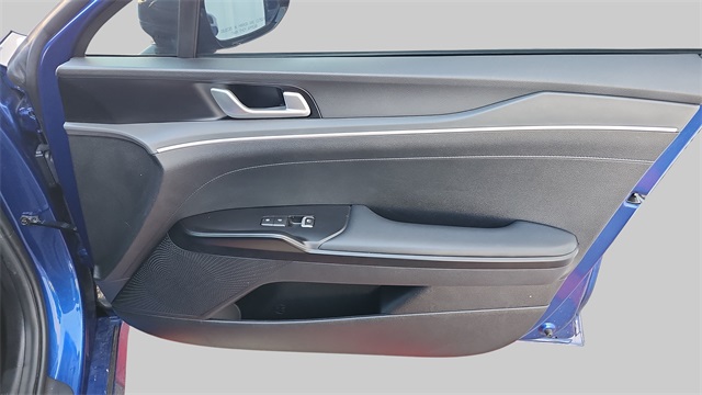 2024 Kia K5 GT-Line Image 28 of 41