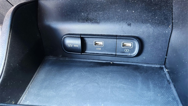 2024 Kia K5 GT-Line Image 35 of 41