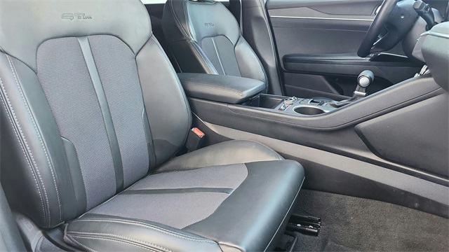 2024 Kia K5 GT-Line Image 13 of 41