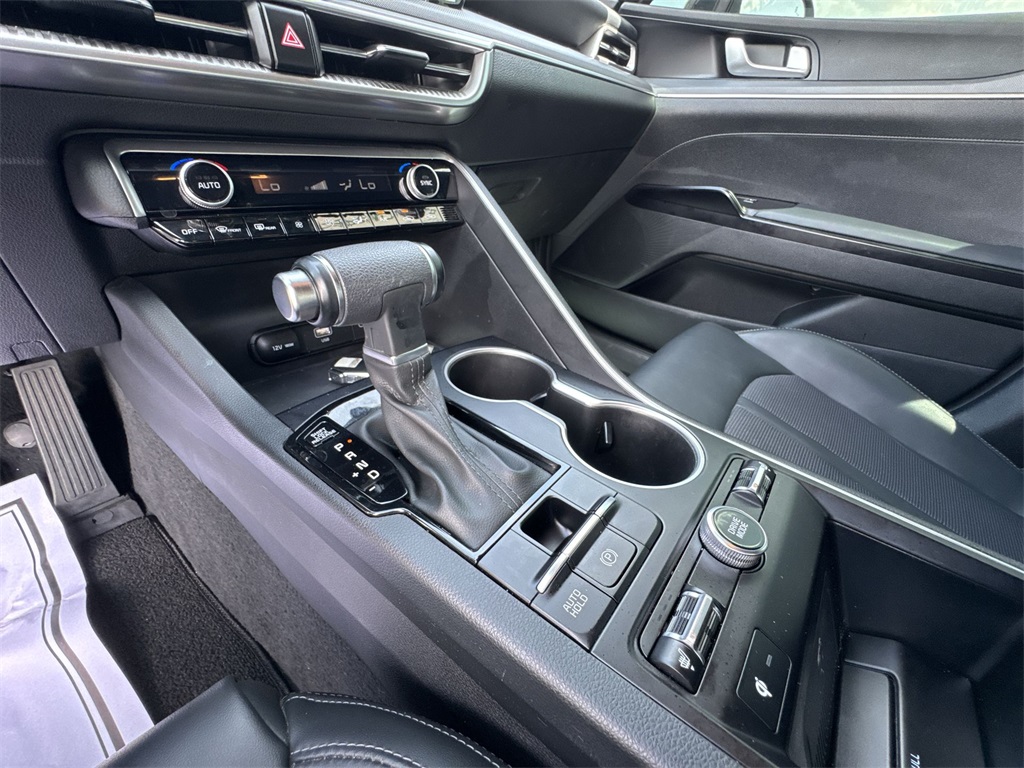 Vehicle image 24 of 26