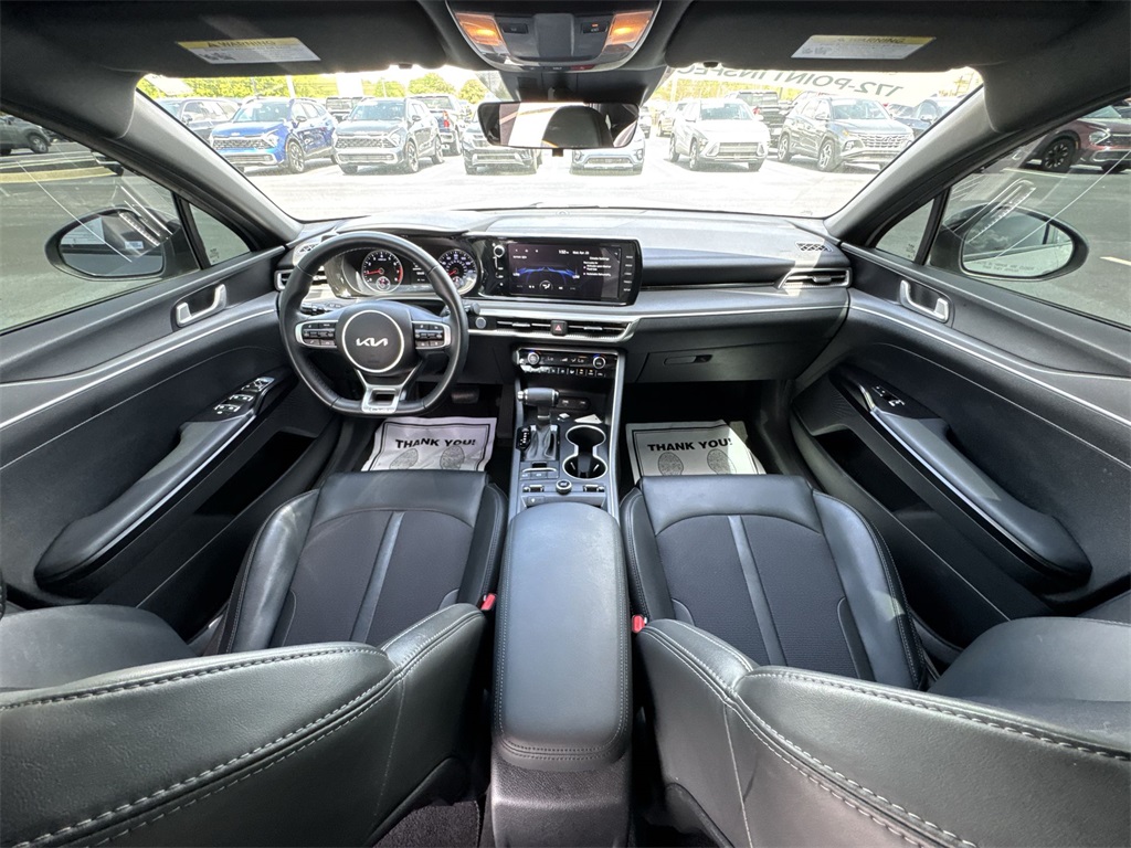 Vehicle image 17 of 26
