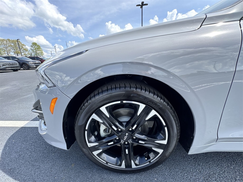 Vehicle image 11 of 26