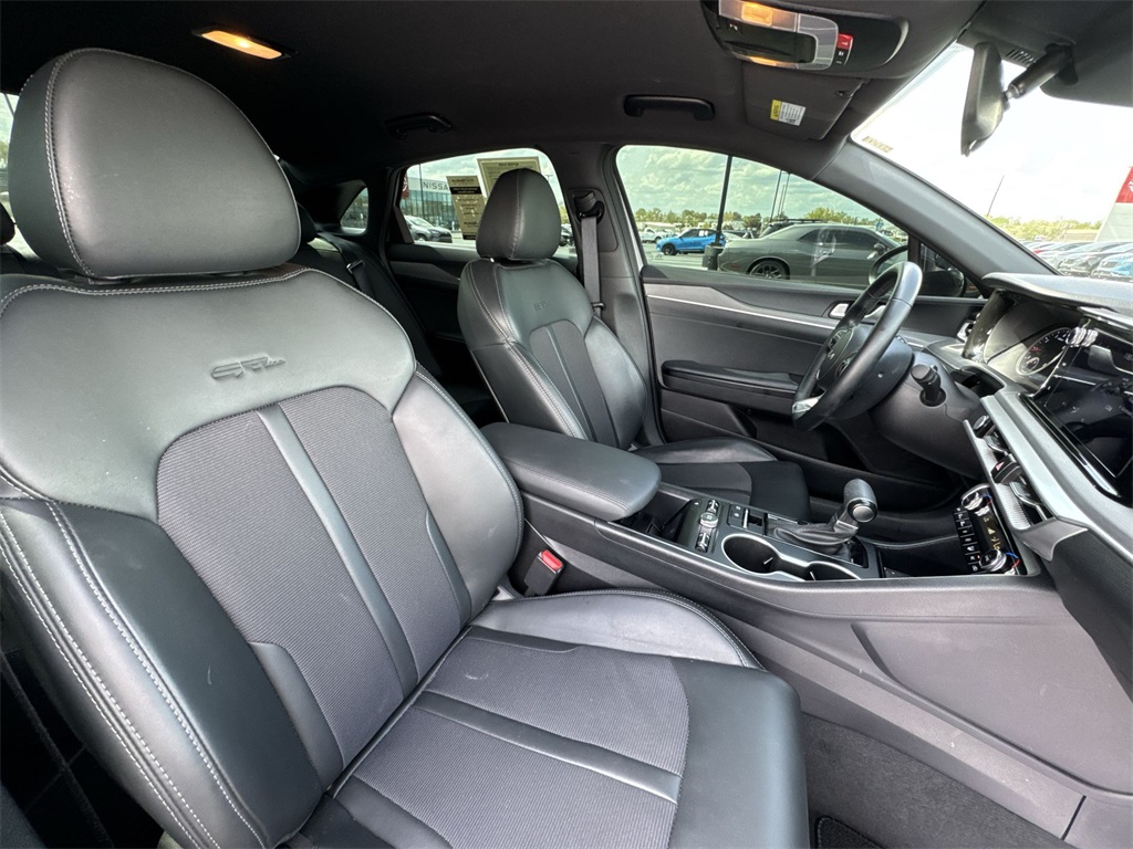 Vehicle image 14 of 26