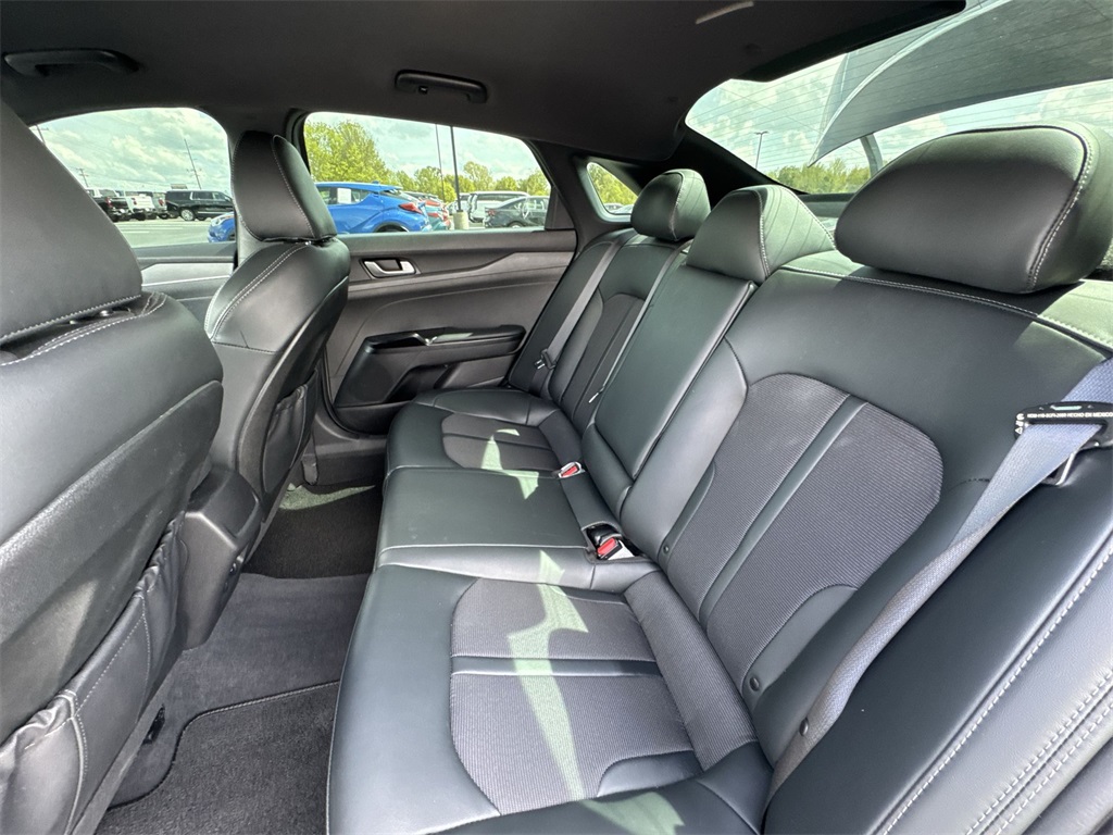 Vehicle image 13 of 26