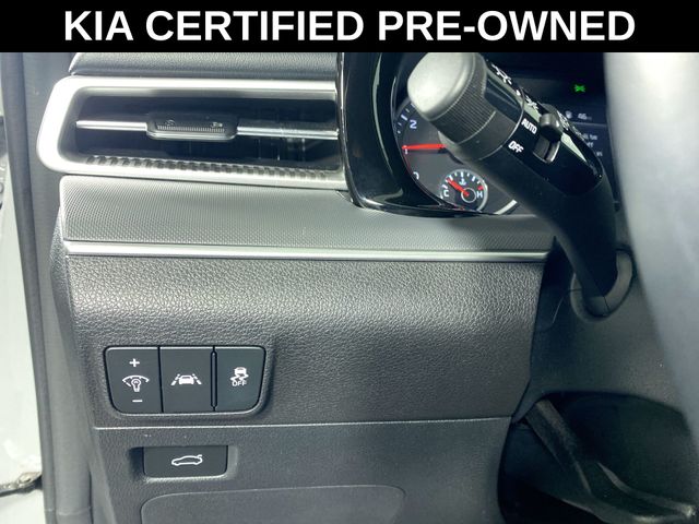Vehicle image 20 of 34