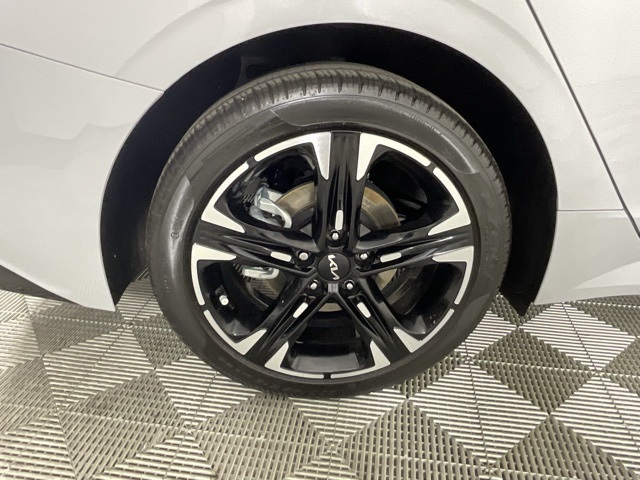 2024 Kia K5 GT-Line Image 9 of 22