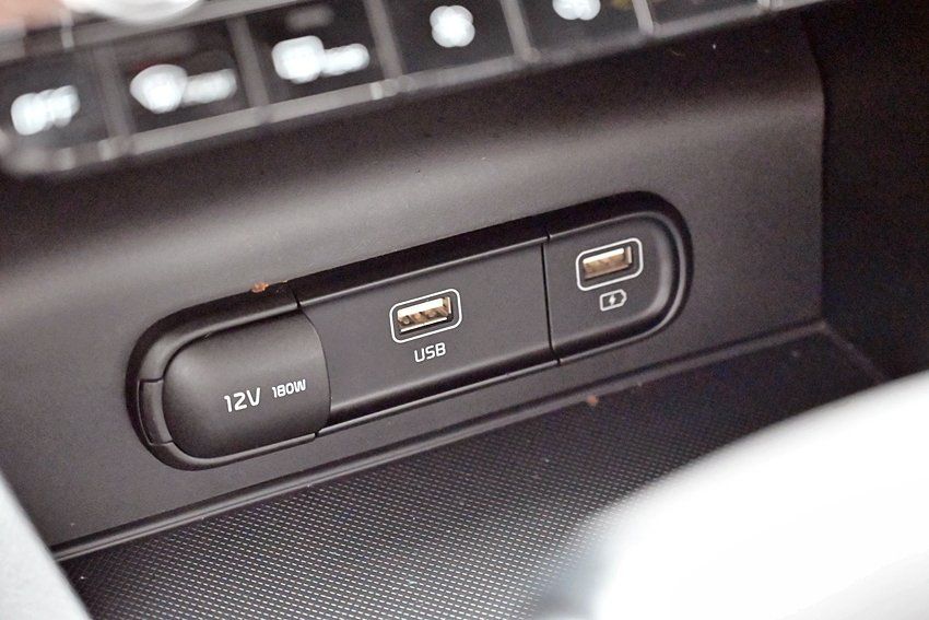 Vehicle image 22 of 40