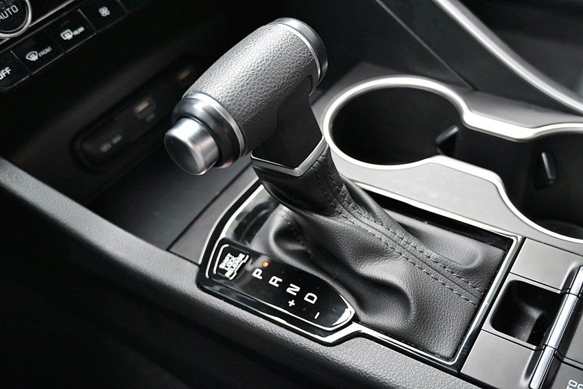 Vehicle image 21 of 40