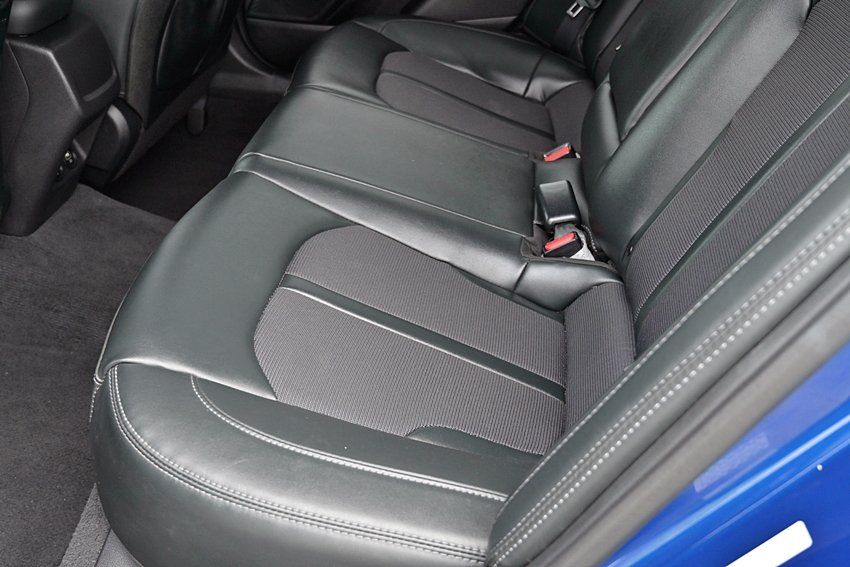 Vehicle image 15 of 40
