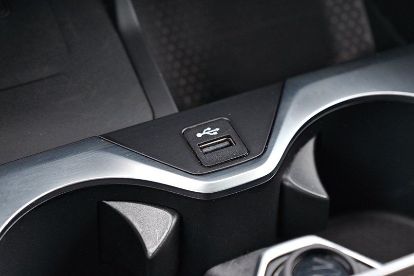 Vehicle image 32 of 40