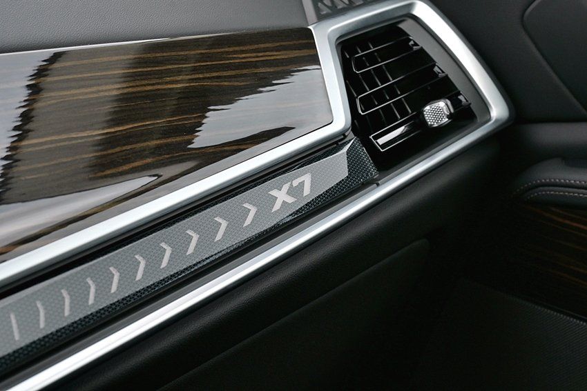 Vehicle image 36 of 40