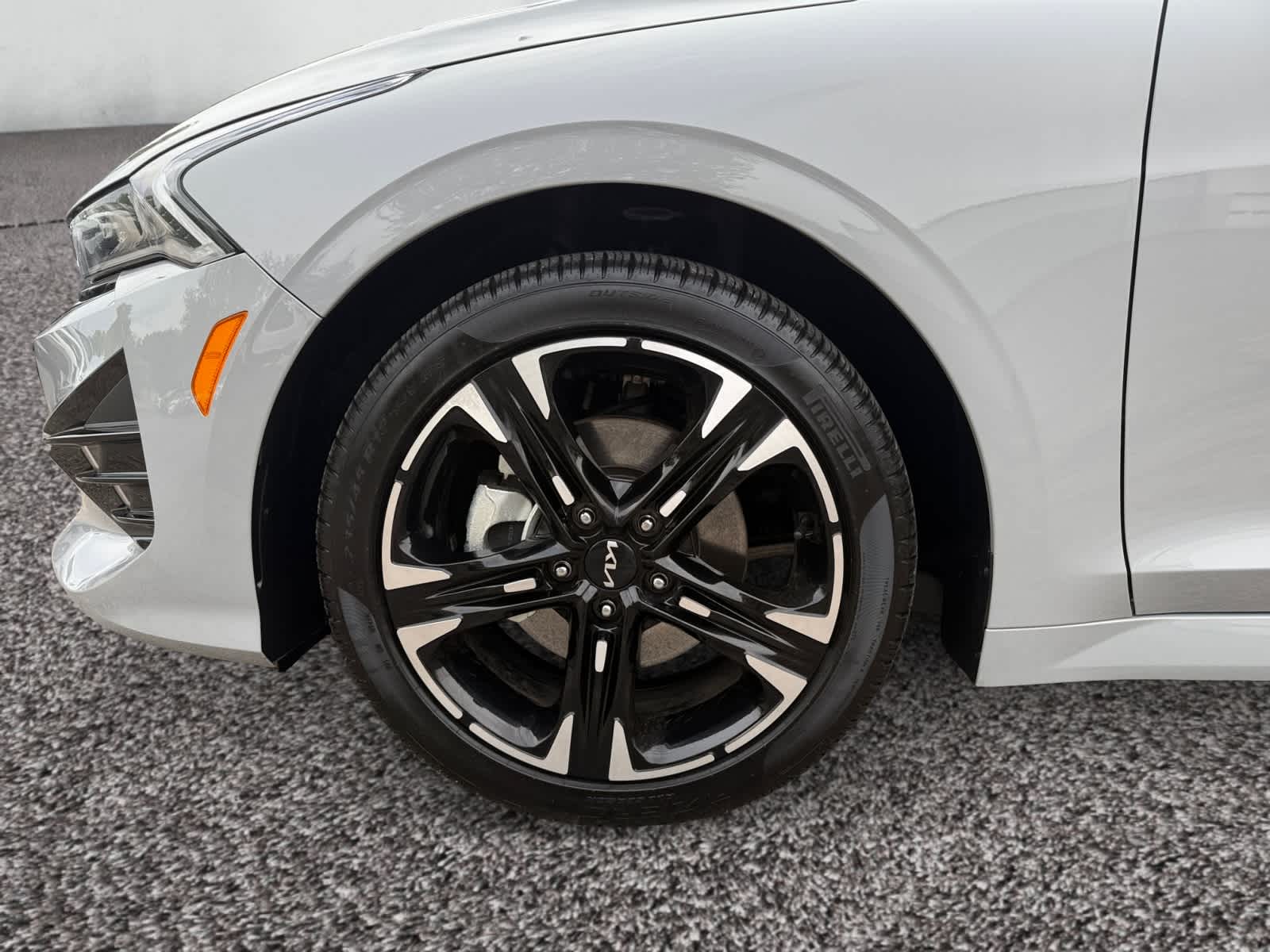 Vehicle image 14 of 15