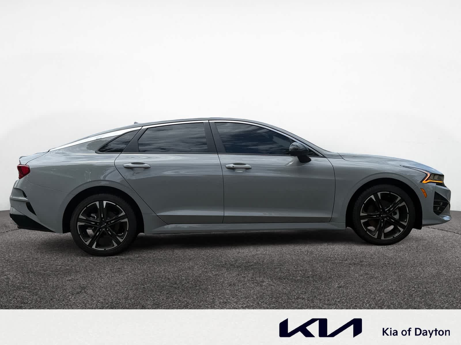 Vehicle image 4 of 15