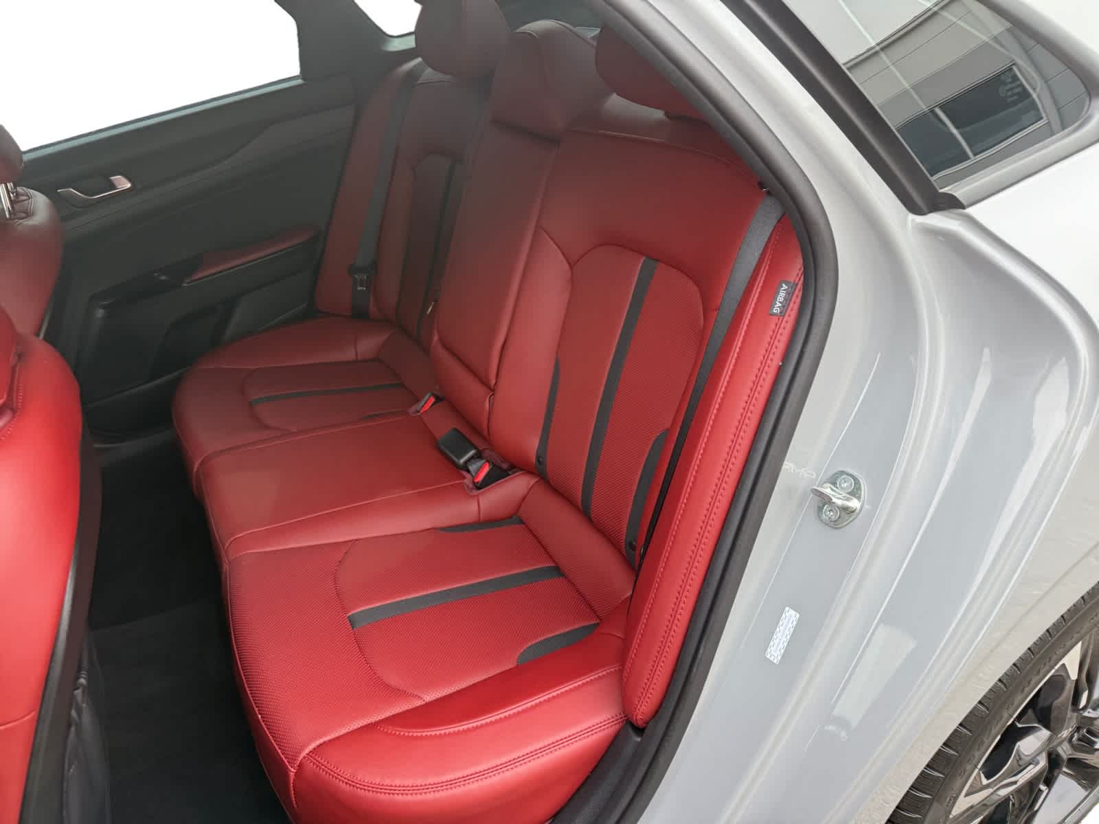 Vehicle image 13 of 15