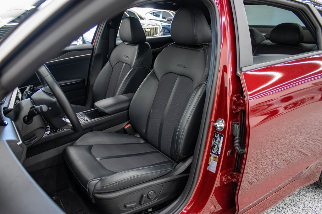 Vehicle image 10 of 27