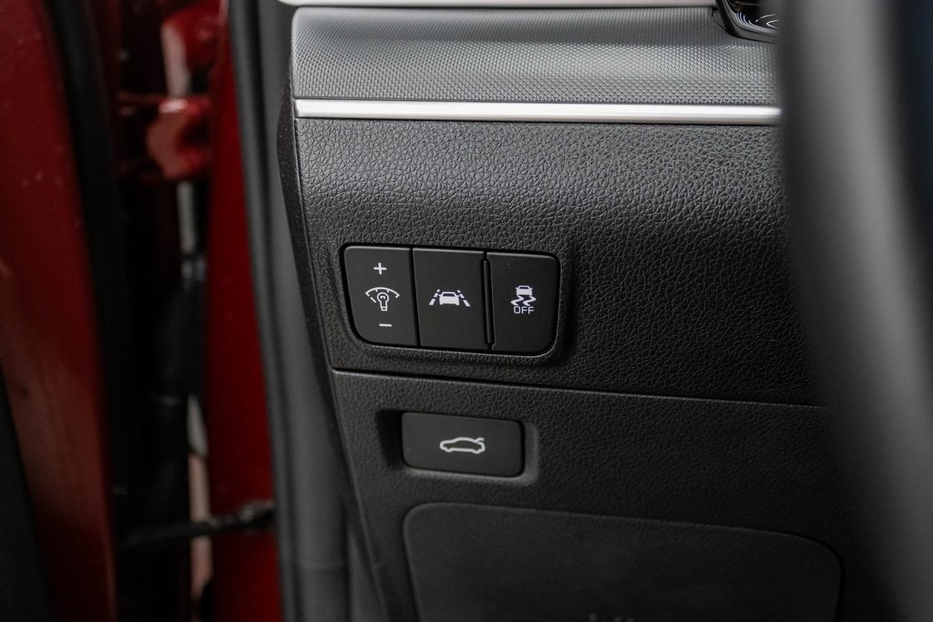 Vehicle image 26 of 27