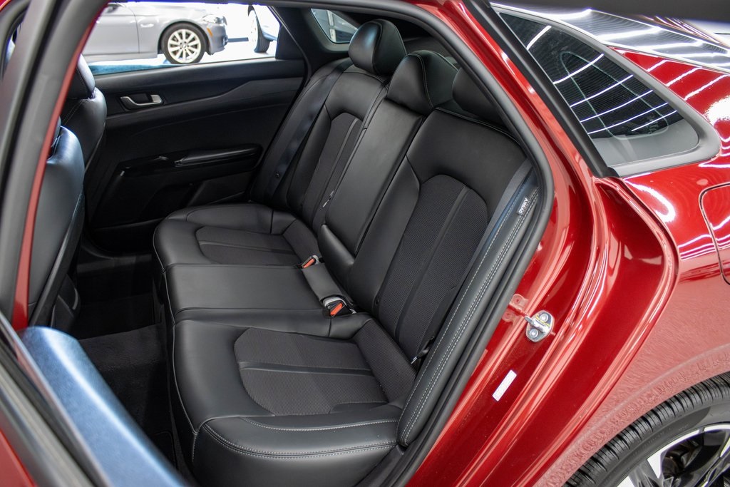 Vehicle image 12 of 27