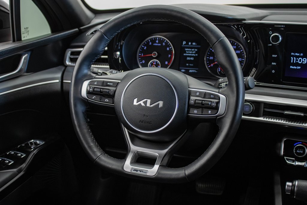 Vehicle image 16 of 27