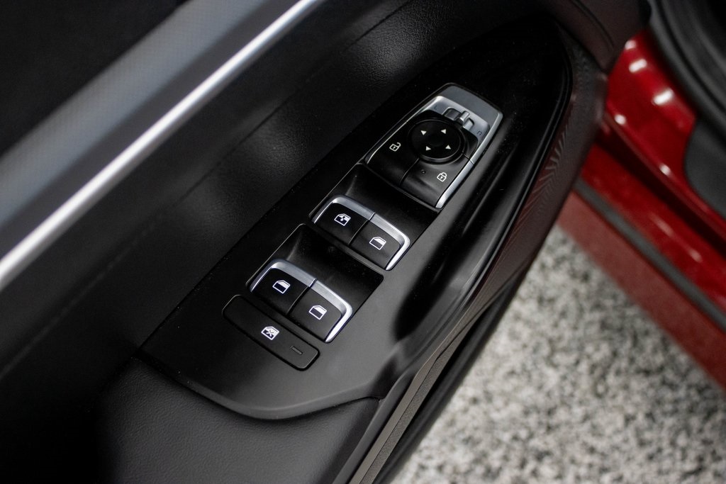 Vehicle image 9 of 27