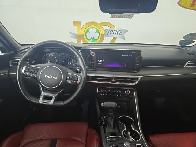 Vehicle image 14 of 33