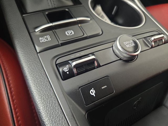 Vehicle image 26 of 33
