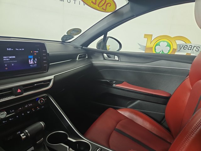 Vehicle image 16 of 33