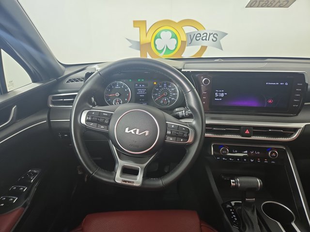 Vehicle image 15 of 33