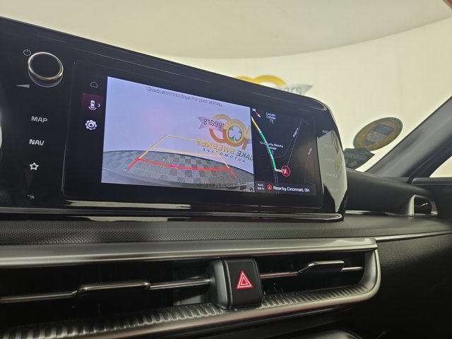 Vehicle image 21 of 33