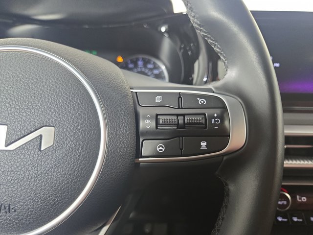 Vehicle image 18 of 33