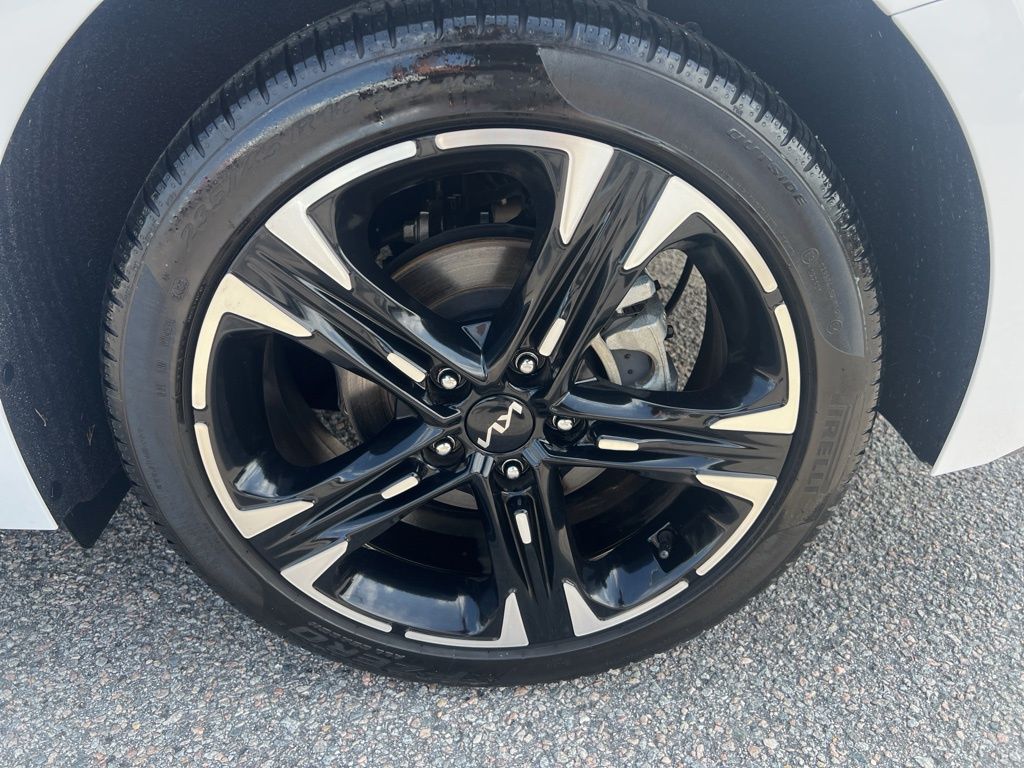 Vehicle image 23 of 23
