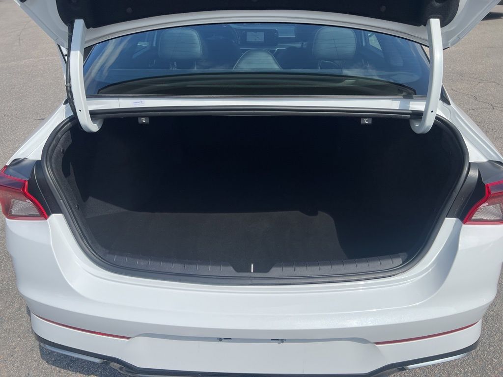 Vehicle image 22 of 23