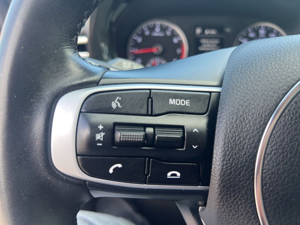Vehicle image 13 of 23