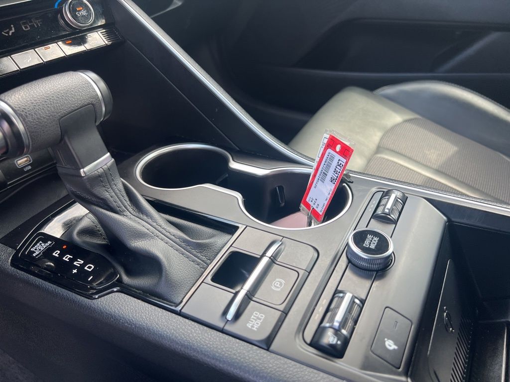 Vehicle image 20 of 23
