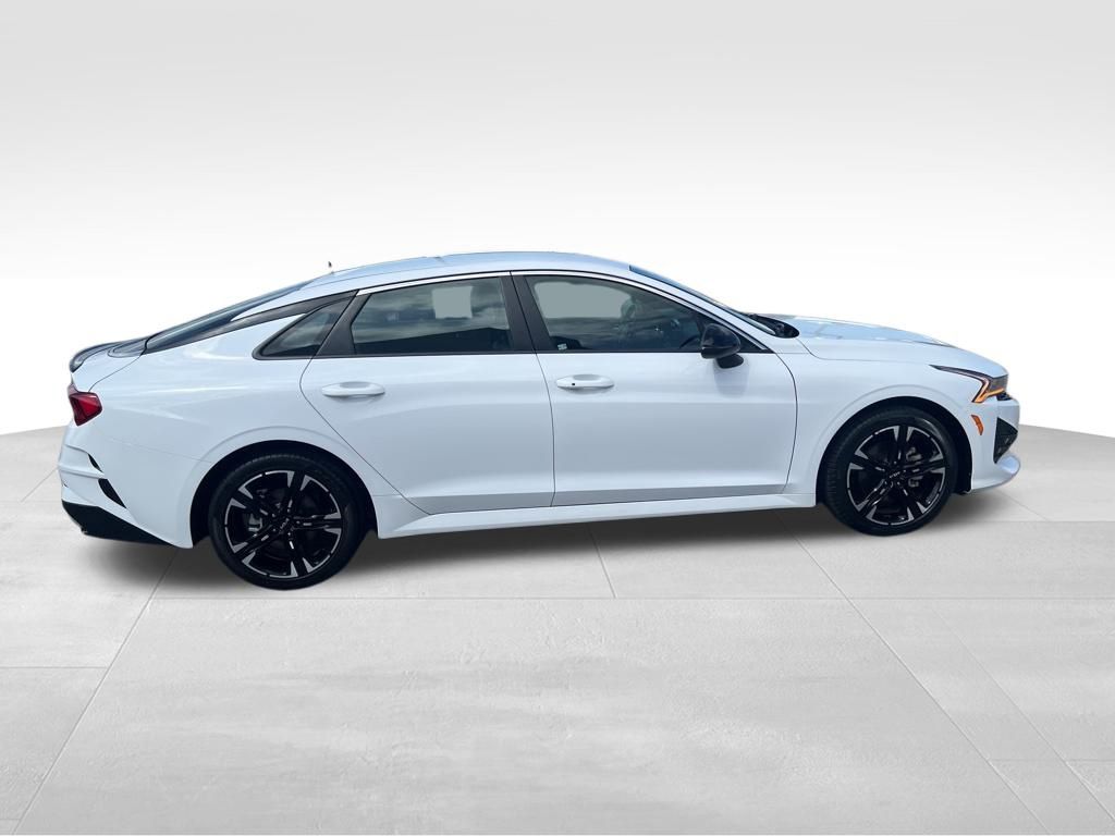 Vehicle image 4 of 23