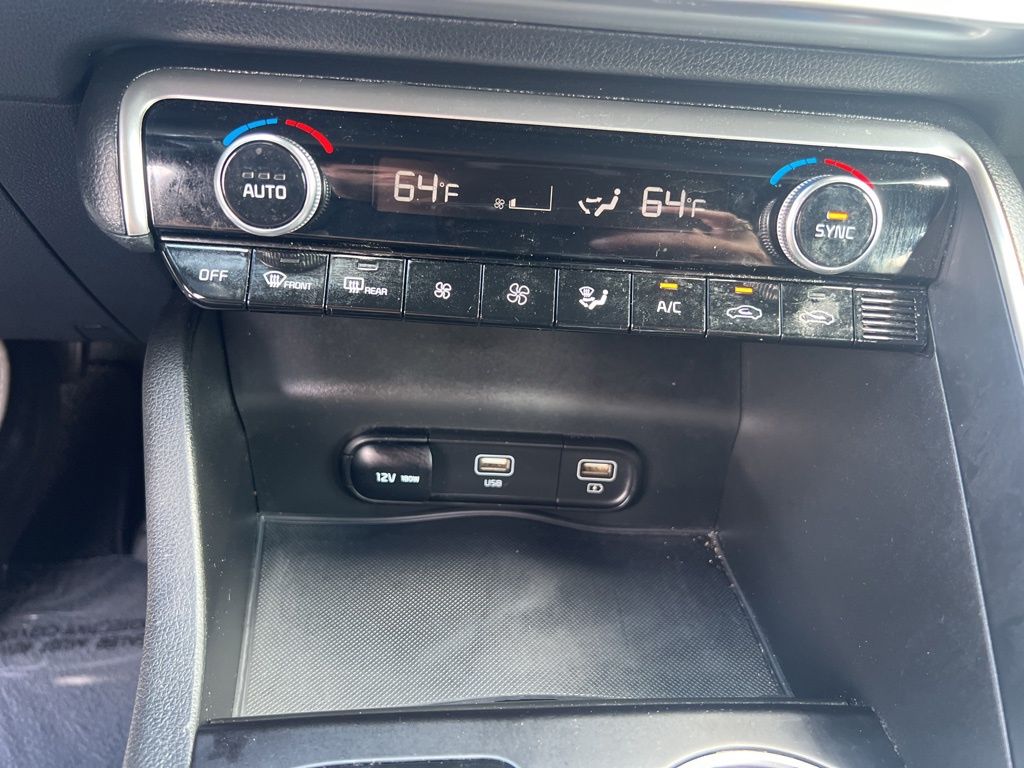 Vehicle image 19 of 23