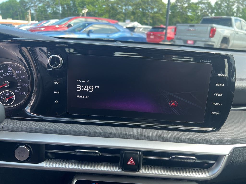 Vehicle image 16 of 23
