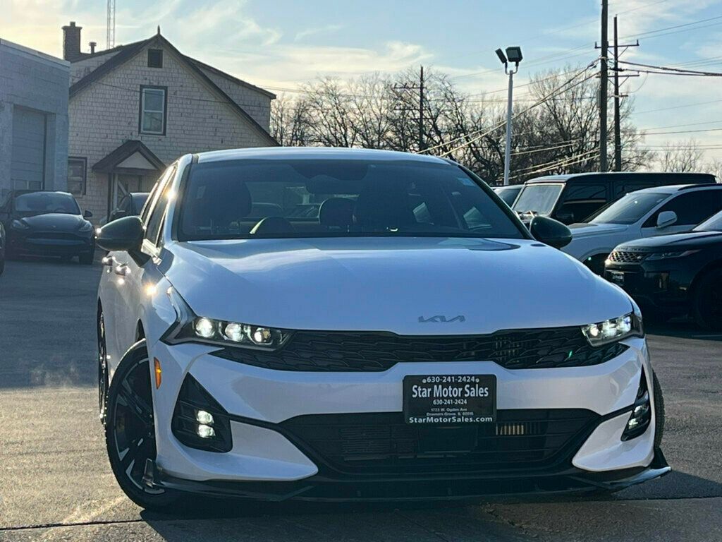 Vehicle image 12 of 64