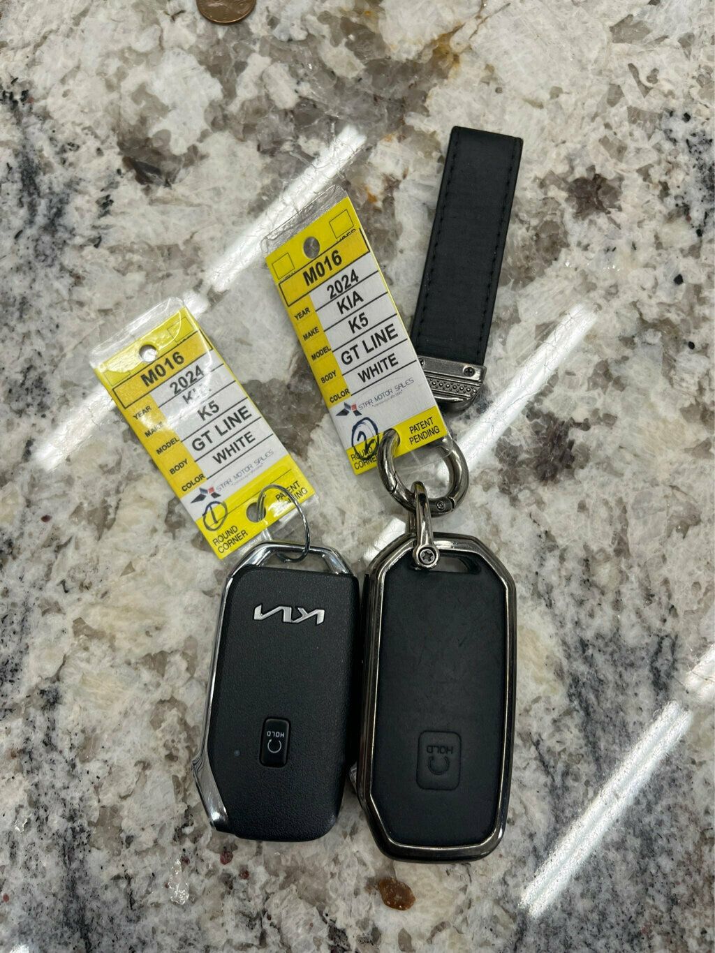 Vehicle image 16 of 64