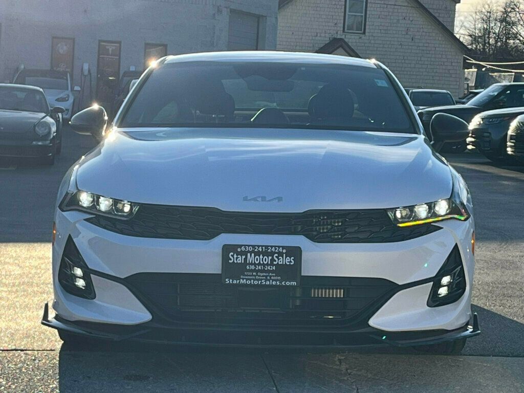 Vehicle image 4 of 64