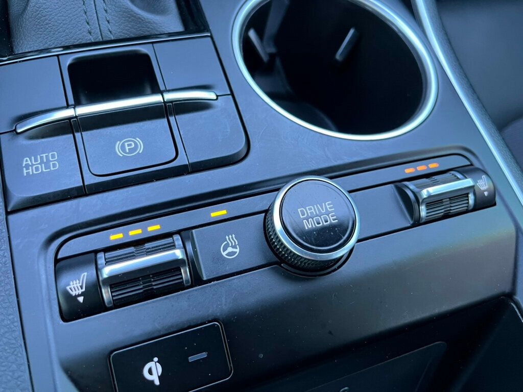 Vehicle image 38 of 64
