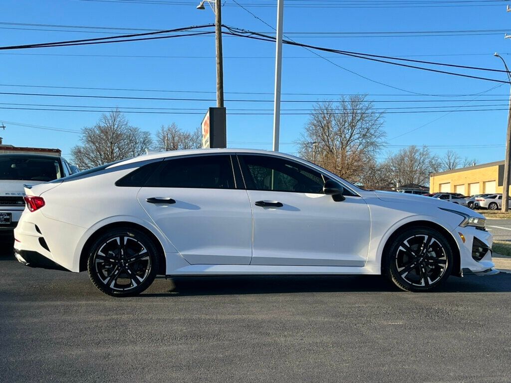 Vehicle image 7 of 64