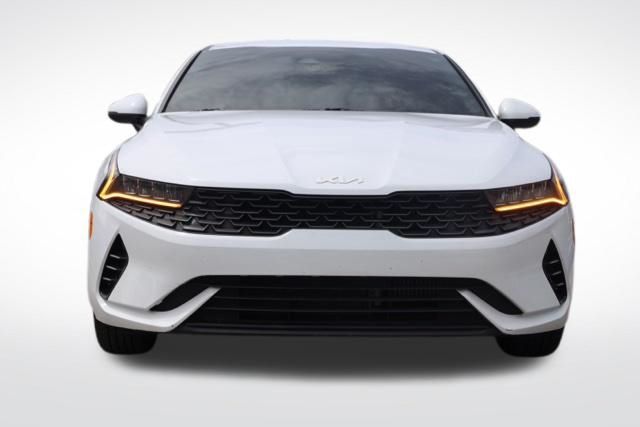2024 Kia K5 LXS Image 2 of 40