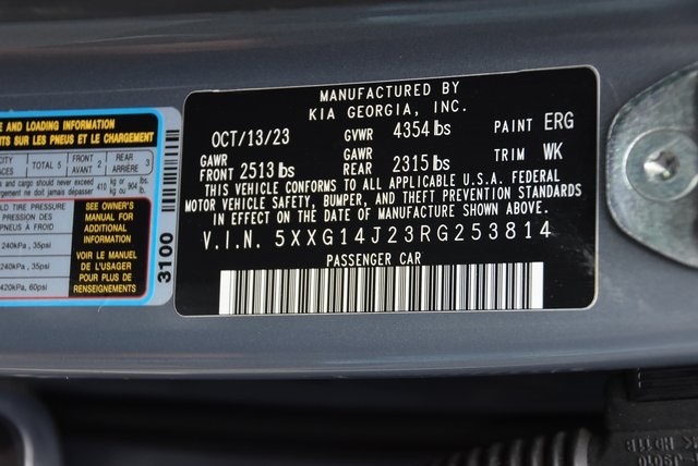 Vehicle image 23 of 32